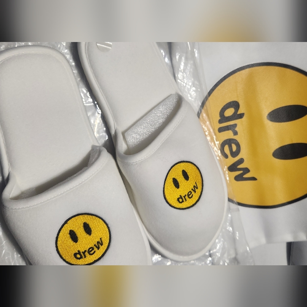 DREW White and Yellow Smiley Slippers w/Dust Bag